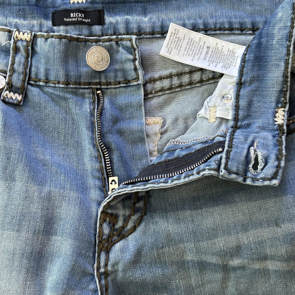 True Religion Ricky Relaxed Straight Jeans Mens 36x34 Blue Light Wash Distressed - Picture 5 of 16